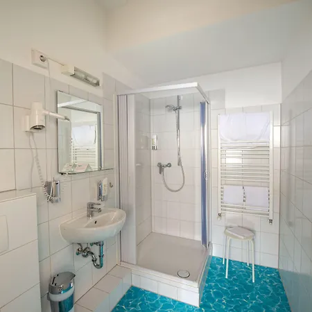Aqua 3*
