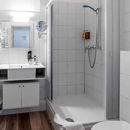 Aqua 3*